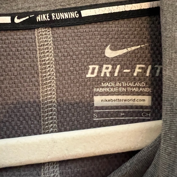 Nike Dri-Fit Longsleeve running top - Picture 2 of 3